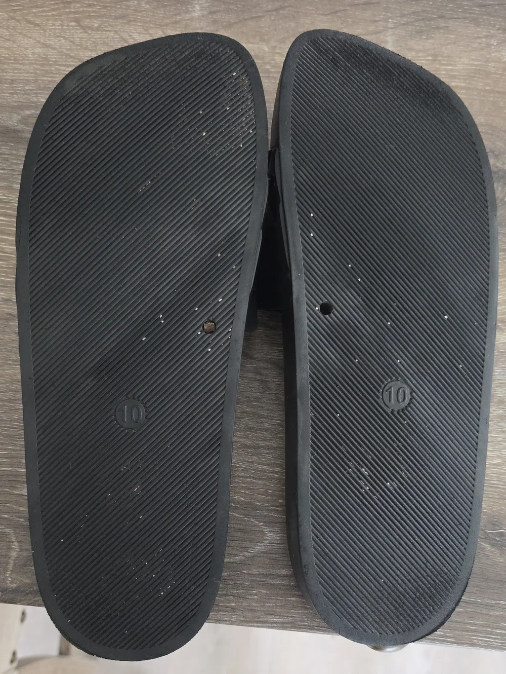 Cape Robbin Black Woven Slide